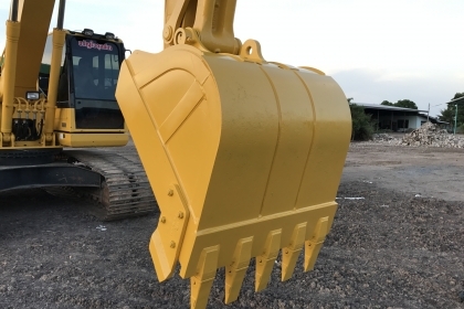 ขาย!! &gt;&gt;&gt; Komatsu Pc200 รุ่น 8 MO สวยเต็ม ไมล์ 5,100ชั่วโมง &lt;&lt;&lt; เบอร์ติดต่อ 098-7155789