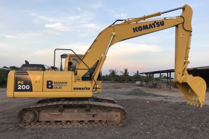 ขาย!! &gt;&gt;&gt; Komatsu Pc200 รุ่น 8 MO สวยเต็ม ไมล์ 5,100ชั่วโมง &lt;&lt;&lt; เบอร์ติดต่อ 098-7155789
