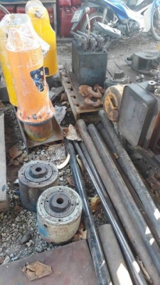 ขายแม่แรงไฮดรอลิค  ขนาด 300 ตัน ด้ามโยก สามมือ แรงดันสูง