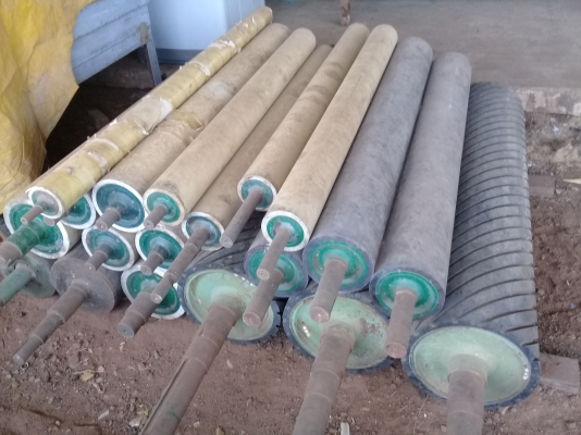 ลูกกลิ้งยางสภาพดีสต๊อกโรงงาน