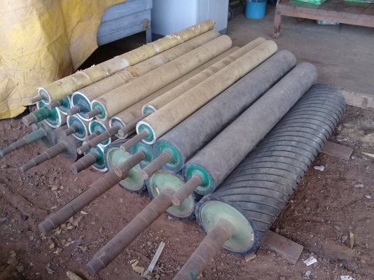 ลูกกลิ้งยางสภาพดีสต๊อกโรงงาน