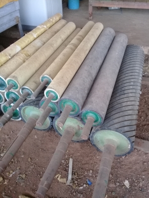 ลูกกลิ้งยางสภาพดีสต๊อกโรงงาน