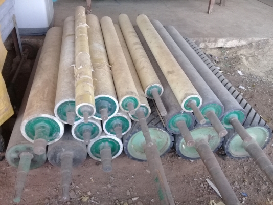 ลูกกลิ้งยางสภาพดีสต๊อกโรงงาน