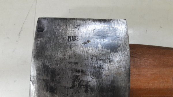 ขายขวานตราตราขนาดใหญ่ MADE IN GERMANY.มือสองสภาพดี ขายขวานตราตราขนาดใหญ่ MADE IN GERMANY.มือสองสภาพดี