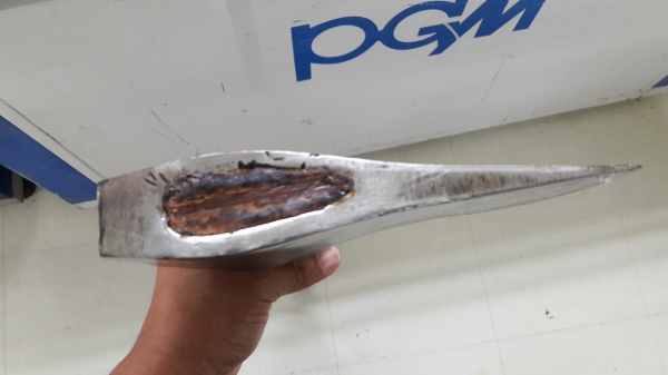 ขายขวานตราตราขนาดใหญ่ MADE IN GERMANY.มือสองสภาพดี