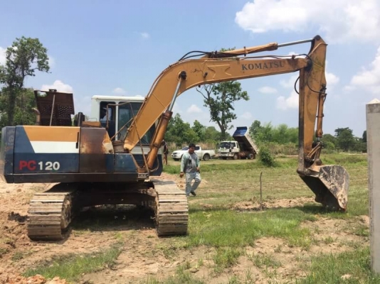 KOMATSU PC120-5 ราคา 495,000 บาท เครื่องดี ปั้มแรง โช่หนา เอวแน่น ไฟฟ้าตัด เอกสารอินวอยท์   รถอยู่ จ.สกลนคร โทร&amp;ไอดีไลน์ 0610710295