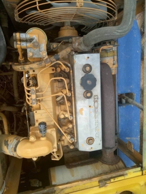 KOMATSU PC60-3 ราคา 285,000 บาท เครื่องดี ปั้มแรง  โช่หนา เอวแน่น เอกสารชื้อขาย  รถอยู่ จ.ร้อยเอ็ด โทร&amp;ไอดีไลน์ 0610710295