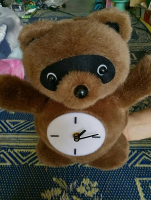 ขายคู่นี้400บาท ส่งฟรี โทร083-2000058 ตุ๊กตา+นาฬิกาเป็นของใหม่ ตุ๊กตาเป็นผ้ายืน-นั่งได้  และของประดับบ้านมีช่องเก็บเหรียญ