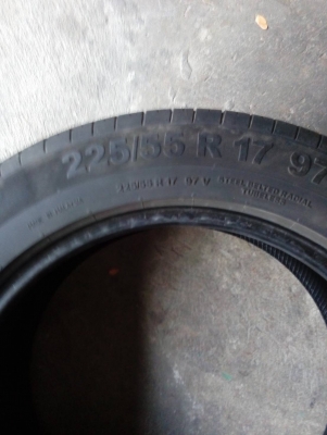 ขายยาง225 55 17มี4เส้น ขายยาง225 55 17มี4เส้น