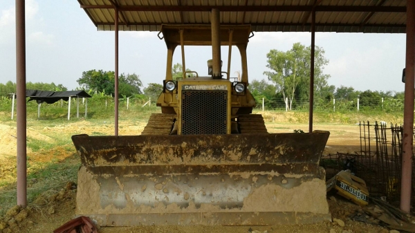 ขายรถแทรกเตอร์ CAT D5H เล่มทะเบียน ป๊อคเก็ตลอย รถพร้อมใช้ เกียร์ท๊อก ผานดันปรับได้ 5 ทิศทาง ระบบสมบูรณ์ ราคา.600000 สนใจโทรมาที่.081-3531945 ไอดีลาย 0813531946 ต่อ.บางนา รถอยู่ปราจีน
