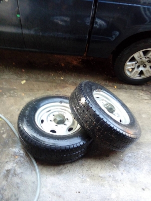 กะทะเหล็กพร้อมยาง195R14มี2วงครับ กะทะเหล็กพร้อมยาง195R14มี2วงครับ