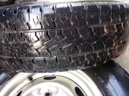 กะทะเหล็กพร้อมยาง195R14มี2วงครับ กะทะเหล็กพร้อมยาง195R14มี2วงครับ