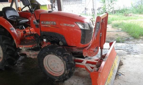 รถไถ 36 แรงปี  53 อุปกร 2 อย่าง   ซ. ม  1200   นิด ฯฯ มือ ราคาเบาฯฯ  255000   บาท  วันทูคอล 098 668-3479 dtac 094 283-9369 สิทธิ์ คับ