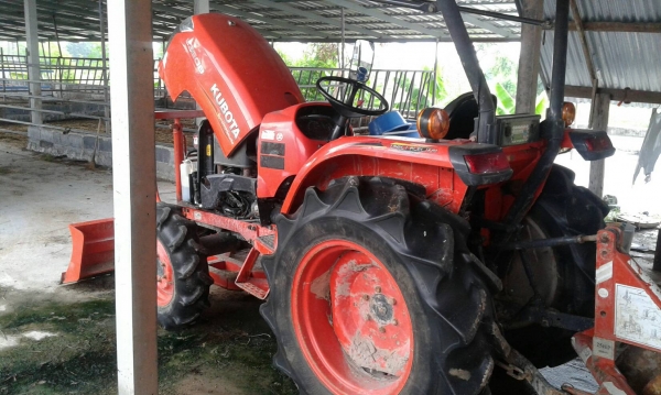 รถไถ 36 แรงปี  53 อุปกร 2 อย่าง   ซ. ม  1200   นิด ฯฯ มือ ราคาเบาฯฯ  255000   บาท  วันทูคอล 098 668-3479 dtac 094 283-9369 สิทธิ์ คับ