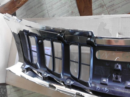 กระจังหน้าหน้าแท้ใหม่ TRITON กระจังหน้าหน้าแท้ใหม่ TRITON