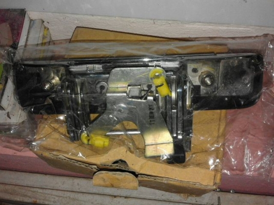 มือเปิดฝาปิดท้ายรุ่นชุบ ISUZU All new มือเปิดฝาปิดท้ายรุ่นชุบ ISUZU All new