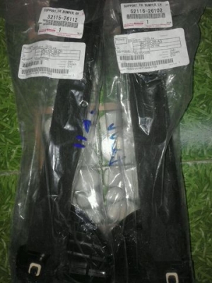 พลาสติกยึดปลายกันชนหน้า Toyota commuter แท้ใหม่