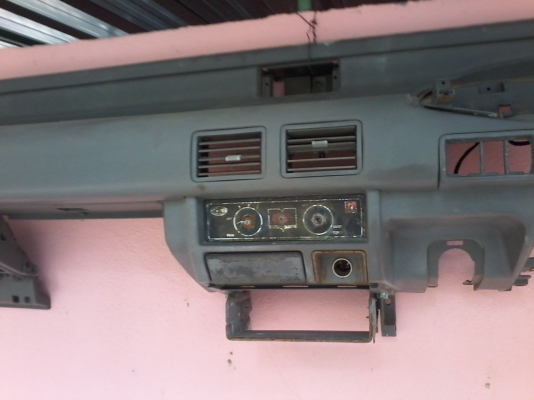 คอนโซลในรถ NISSAN BIGM คอนโซลในรถ NISSAN BIGM