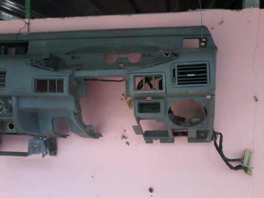 คอนโซลในรถ NISSAN BIGM คอนโซลในรถ NISSAN BIGM