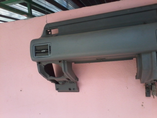 คอนโซลในรถ NISSAN BIGM คอนโซลในรถ NISSAN BIGM