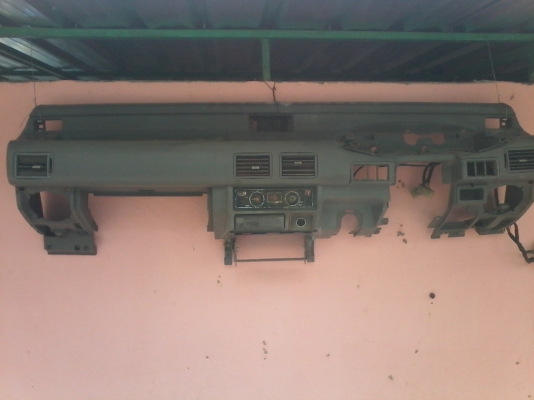 คอนโซลในรถ NISSAN BIGM