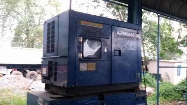 ปั้มลมแอร์แมน สภาพเก่านอก แปรงไฟแล้ว มีไฟให้ทดลอง ราคา48,000บาท สนใจติดต่อปิ่น0819176906