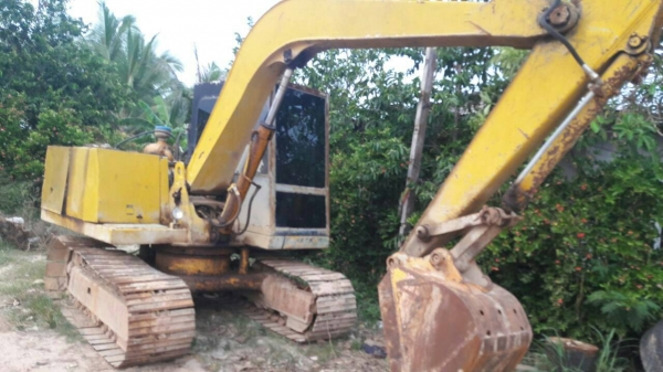 ขายรถแบคโฮ KOMATSU PC60-1 ราคา 220000 ขายรถแบคโฮ KOMATSU PC60-1 ราคา 220000