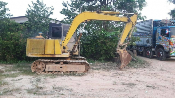 ขายรถแบคโฮ KOMATSU PC60-1 ราคา 220000 ขายรถแบคโฮ KOMATSU PC60-1 ราคา 220000