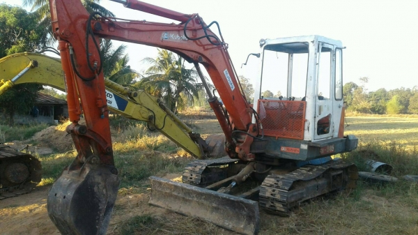 รถขุดคูโบต้า 45 แรงเครื่องแน่นปั๊มแน่น ช่วงล่างดี สวย บูมอาร์ม ไม่แตกไม่ร้าว ราคา 115 000 พร้อมใช้ ใช้งานได้เลยไม่ต้องซ่อมครับ 083 733 5338 dtac.06 3635 9242 ais