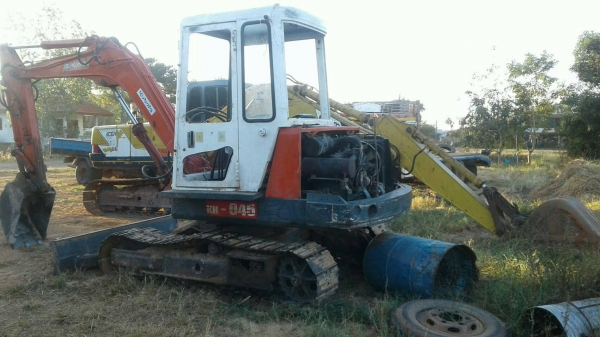 รถขุดคูโบต้า 45 แรงเครื่องแน่นปั๊มแน่น ช่วงล่างดี สวย บูมอาร์ม ไม่แตกไม่ร้าว ราคา 115 000 พร้อมใช้ ใช้งานได้เลยไม่ต้องซ่อมครับ 083 733 5338 dtac.06 3635 9242 ais