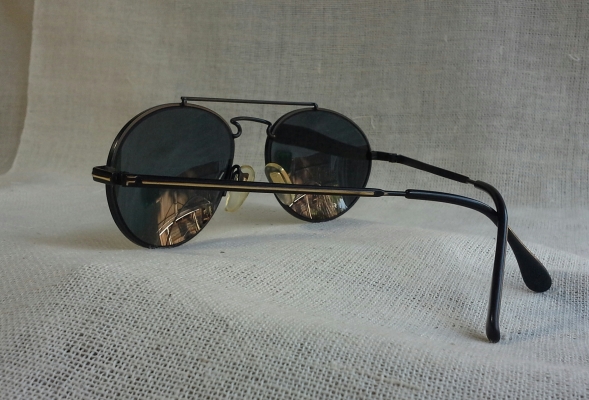 แว่นตาอิตาเลียนวินเทจยุค '90s 'ราชสีห์ดำ - เลนส์ปรอท' Original FILA handmade in Italy แว่นตาอิตาเลียนวินเทจยุค '90s 'ราชสีห์ดำ - เลนส์ปรอท' Original FILA handmade in Italy