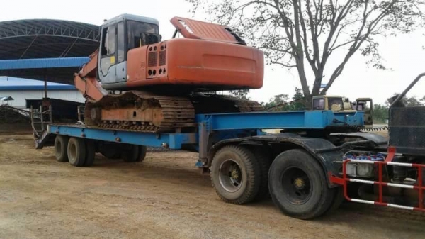 HITACHI EX 200-3ราคา 485,000 บาท เครื่องดี ปั้มแรง โช่หนา เอวแน่น ไฟฟ้ามี เอกสารเล่มทะเบียน  รถอยู่ จ.สุรินทร์ โทร&amp;ไอดีไลน์ 0610710295