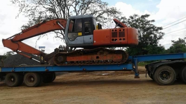 HITACHI EX 200-3ราคา 485,000 บาท เครื่องดี ปั้มแรง โช่หนา เอวแน่น ไฟฟ้ามี เอกสารเล่มทะเบียน  รถอยู่ จ.สุรินทร์ โทร&amp;ไอดีไลน์ 0610710295