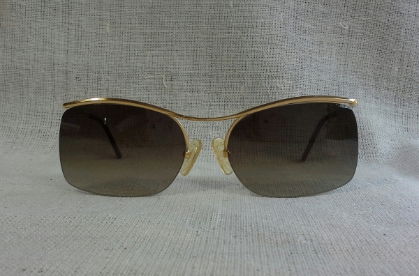 แว่นตาโกลด์ฟิลด์ฝรั่งเศสยุค &#039;70s &#039;เดอะ บิ๊กเนม&#039;  Vintage ESSILOR handmade in France