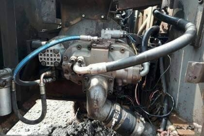 HITACHI EX200-2 ราคา 435,000 บาท สภาพพร้อมใช้งาน ไฟฟ้าอยู่ สภาพช่วงล่างดี โซ่ดี เอวแน่น เอกสารสัญญาซื้อขาย  รถอยู่ จ.กาฬสินธุ์  โทร&amp;ไอดีไลน์ 0610710295