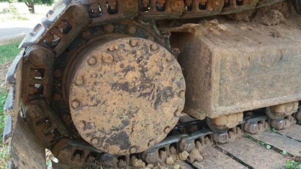 HITACHI EX200-2 ราคา 435,000 บาท สภาพพร้อมใช้งาน ไฟฟ้าอยู่ สภาพช่วงล่างดี โซ่ดี เอวแน่น เอกสารสัญญาซื้อขาย  รถอยู่ จ.กาฬสินธุ์  โทร&amp;ไอดีไลน์ 0610710295