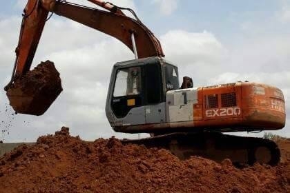 HITACHI EX200-2 ราคา 435,000 บาท สภาพพร้อมใช้งาน ไฟฟ้าอยู่ สภาพช่วงล่างดี โซ่ดี เอวแน่น เอกสารสัญญาซื้อขาย  รถอยู่ จ.กาฬสินธุ์  โทร&amp;ไอดีไลน์ 0610710295