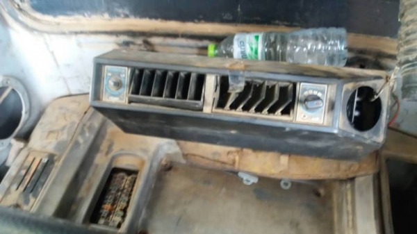 HITACHI EX200-2 ราคา 435,000 บาท สภาพพร้อมใช้งาน ไฟฟ้าอยู่ สภาพช่วงล่างดี โซ่ดี เอวแน่น เอกสารสัญญาซื้อขาย  รถอยู่ จ.กาฬสินธุ์  โทร&amp;ไอดีไลน์ 0610710295