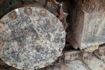 HITACHI EX200-2 ราคา 435,000 บาท สภาพพร้อมใช้งาน ไฟฟ้าอยู่ สภาพช่วงล่างดี โซ่ดี เอวแน่น เอกสารสัญญาซื้อขาย  รถอยู่ จ.กาฬสินธุ์  โทร&amp;ไอดีไลน์ 0610710295