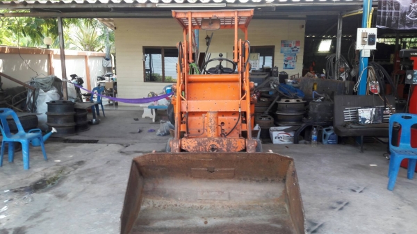 รถตักโตโยต้า 1.5 ตัน พร้อมใช้งาน