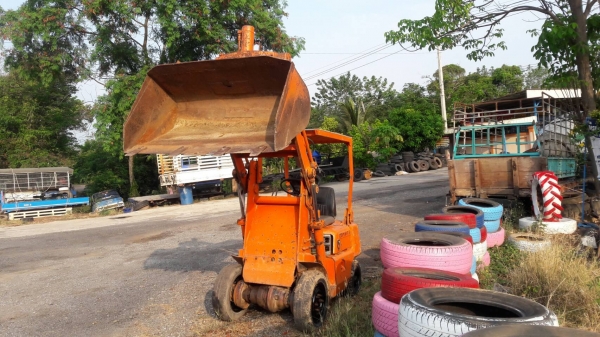 รถตักโตโยต้า 1.5 ตัน พร้อมใช้งาน