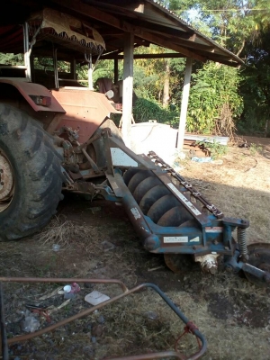 รถไถฟอร์ด 6610   T3 อุปกร  ผานดันหน้า+ ผาน7+ผานบุกเบิก+ เครื่องปลุกข้าวโพด  รถมือเดียวป้ายแดง มีเล่มทะเบียน ราคา 300000  บาท ดูรถที อ. กันทราลัก  จ.ศรีสะเกษ  สอบถามทีเบอร์ วันทูคอล 098 668-3479 dtac 094 283-9369 สิทธิ์ คับ