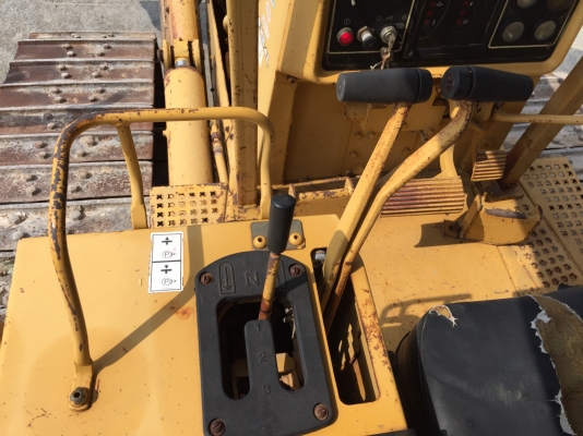 ขายรถแทรกเตอร์ CAT D5H XL SERIESL ll รถสวย สะภาพเก่านอก เกียร์ท๊อก 123 ผานดัน ปรับได้ 5 ทิศทาง ระบบการใช้งานสมบูรณ์ 100\%  เอกสารเล่มทะเบียน สีเดิมๆจากนอก ปี.55 ราคา.1150000 สนใจโทร.ไอดีลาย.0813531946 รถอยู่.ลำลูกกา