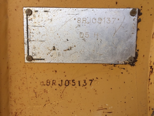 ขายรถแทรกเตอร์ CAT D5H XL SERIESL ll รถสวย สะภาพเก่านอก เกียร์ท๊อก 123 ผานดัน ปรับได้ 5 ทิศทาง ระบบการใช้งานสมบูรณ์ 100\%  เอกสารเล่มทะเบียน สีเดิมๆจากนอก ปี.55 ราคา.1150000 สนใจโทร.ไอดีลาย.0813531946 รถอยู่.ลำลูกกา