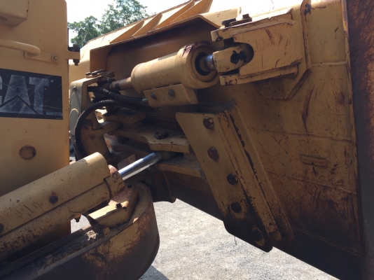 ขายรถแทรกเตอร์ CAT D5H XL SERIESL ll รถสวย สะภาพเก่านอก เกียร์ท๊อก 123 ผานดัน ปรับได้ 5 ทิศทาง ระบบการใช้งานสมบูรณ์ 100\%  เอกสารเล่มทะเบียน สีเดิมๆจากนอก ปี.55 ราคา.1150000 สนใจโทร.ไอดีลาย.0813531946 รถอยู่.ลำลูกกา