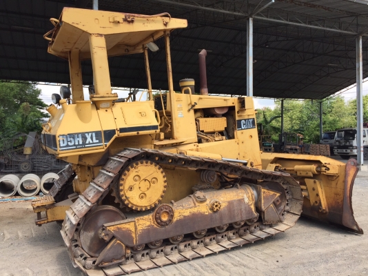ขายรถแทรกเตอร์ CAT D5H XL SERIESL ll รถสวย สะภาพเก่านอก เกียร์ท๊อก 123 ผานดัน ปรับได้ 5 ทิศทาง ระบบการใช้งานสมบูรณ์ 100\%  เอกสารเล่มทะเบียน สีเดิมๆจากนอก ปี.55 ราคา.1150000 สนใจโทร.ไอดีลาย.0813531946 รถอยู่.ลำลูกกา