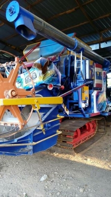 ขายรถเกี่ยวข้าว ไทยเส็งเจ้าพายุปี59 ใช้เกี่ยว400ไร่ เครื่องHINO JO8C260เทอร์โบว์ ปั๊ม23 สภาพสวยพร้อมลงงาน