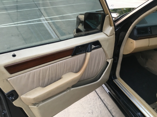 ขาย BENZ W124 300E สวยๆ