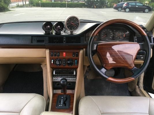 ขาย BENZ W124 300E สวยๆ