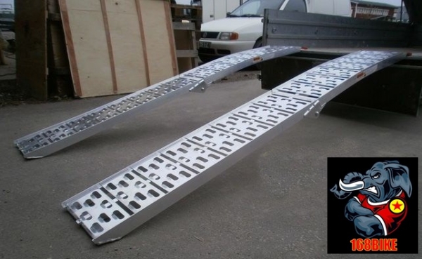 บันไดอลูมิเนียมสำหรับนำมอเตอร์ไซค์ขึ้นรถกระบะเพื่อขนย้าย2,500บ.